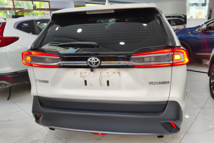 丰田 威兰达 2023款 2.0L CVT两驱领先版车身外观6004