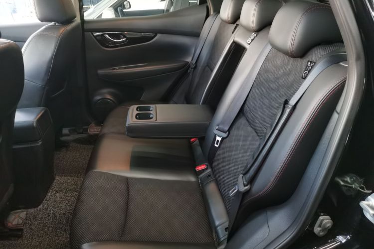 日产 逍客 2017款 2.0L CVT豪华版 国V中控内饰7004