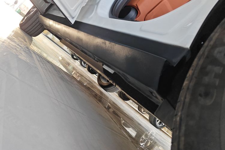 哪吒汽车 哪吒L 2024款 增程 220 闪充版局部细节9002