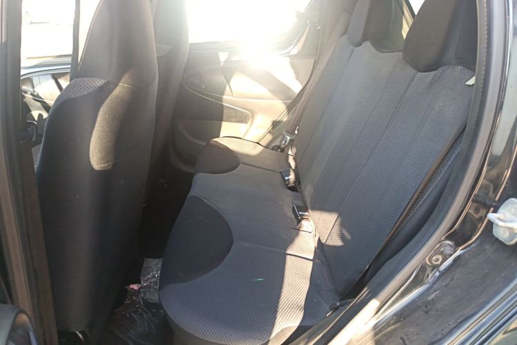 比亚迪F0 2012款 1.0L 悦酷型中控内饰21