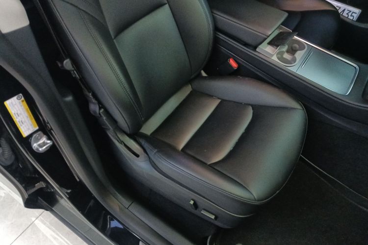 特斯拉 Model Y 2022款 改款 后轮驱动版局部细节41