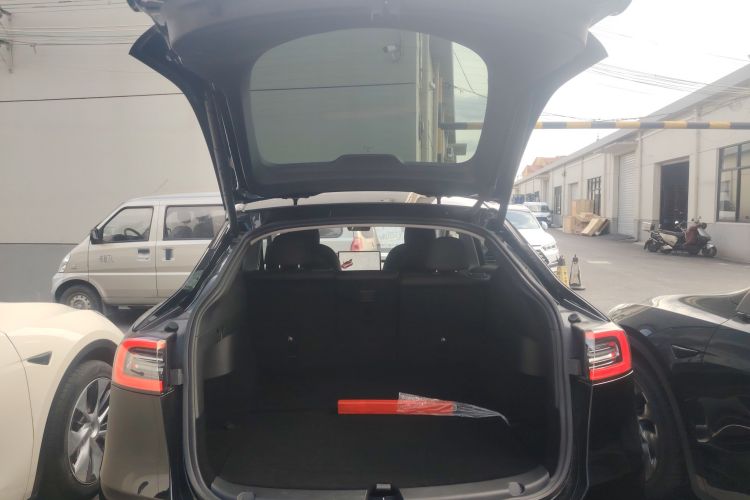 特斯拉 Model Y 2021款 长续航全轮驱动版 3D7局部细节23