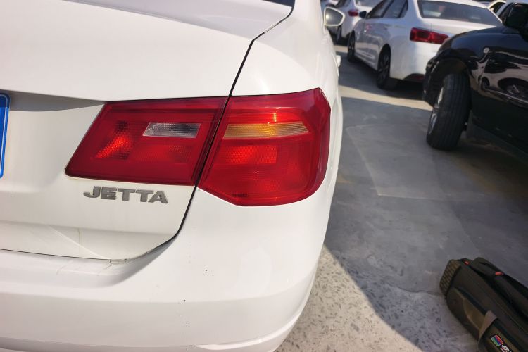 大众 捷达 2013款 1.6L 手动舒适型车身外观6006