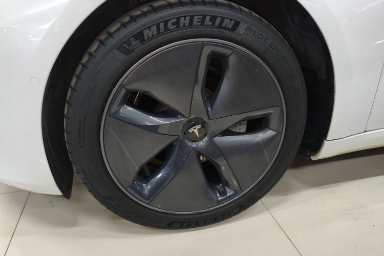 特斯拉 Model 3 2020款 改款 标准续航后驱升级版车身外观6001