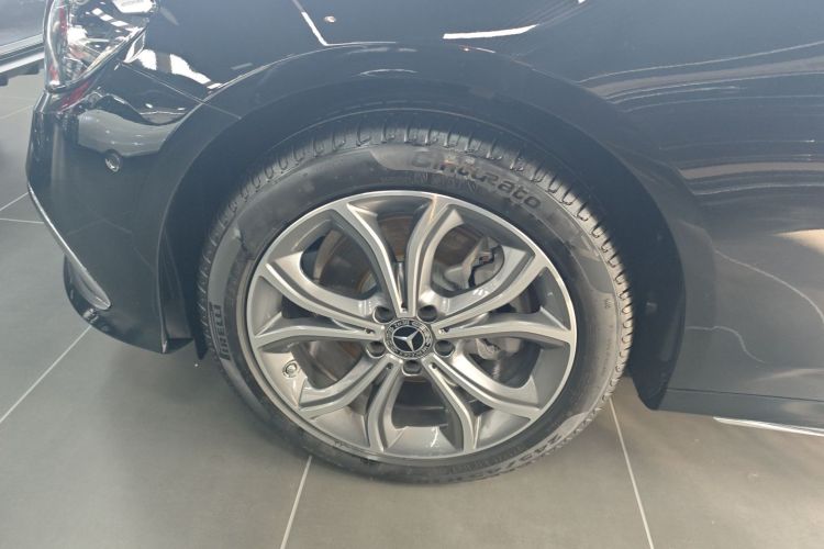 奔驰E级 2023款 改款 E 300 L 运动时尚型车身外观6007