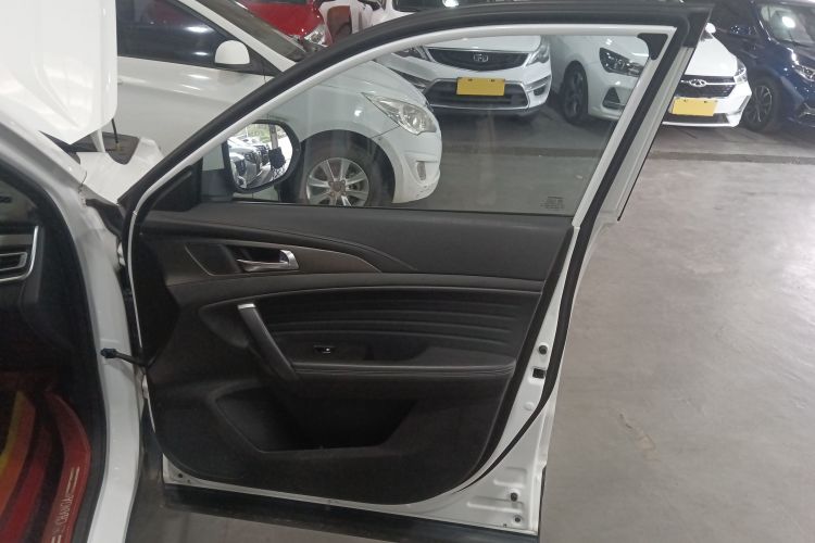 长安CS35PLUS 2020款 1.4T DCT悦联蓝鲸版中控内饰7005