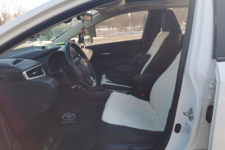 丰田 卡罗拉 2019款 1.2T S-CVT GL-i精英版中控内饰19