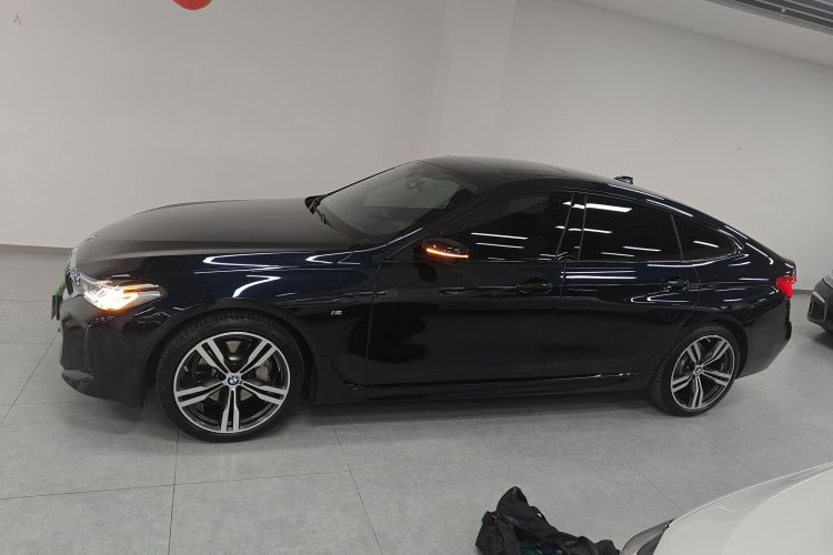 宝马6系GT 2022款 630i M运动套装车身外观4