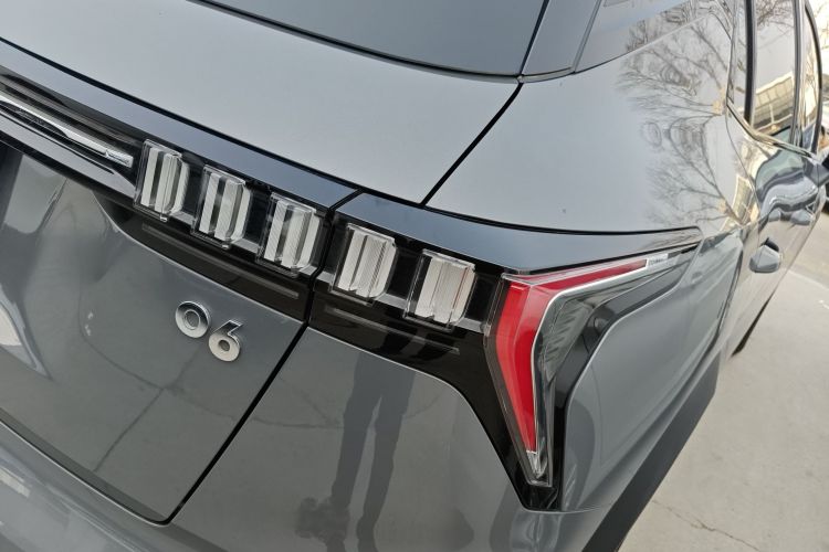 领克06 2023款 Remix 1.5T 劲Halo车身外观9