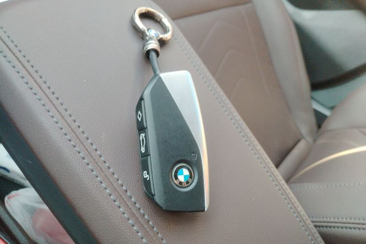 宝马iX1 2023款 eDrive25L X设计套装中控内饰7001