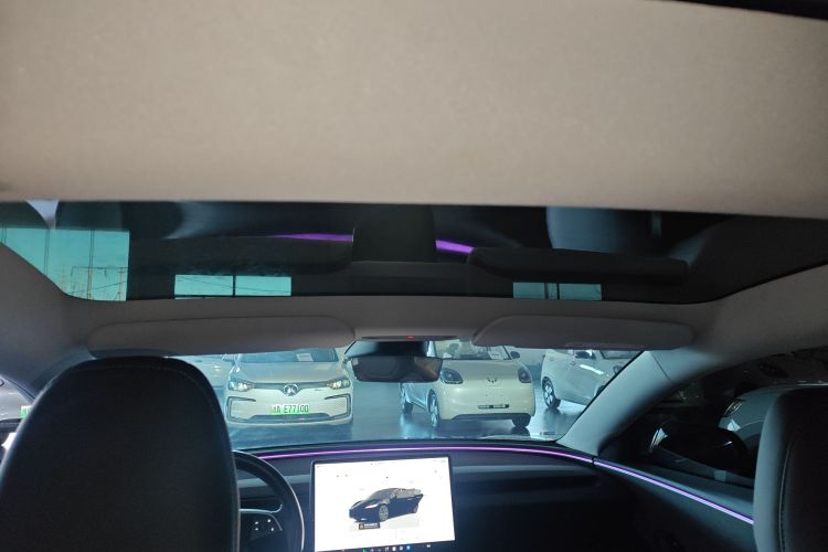 特斯拉 Model 3 2023款 后轮驱动版中控内饰22