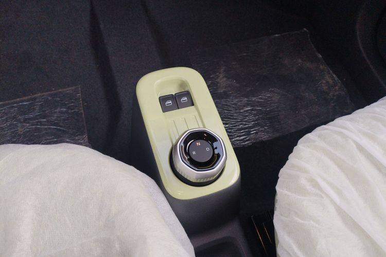 吉利银河 2024款 熊猫mini 200km 耐力熊中控内饰18