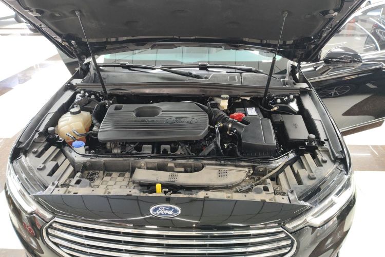 福特 金牛座 2019款 EcoBoost 245 尊享版机舱底盘24