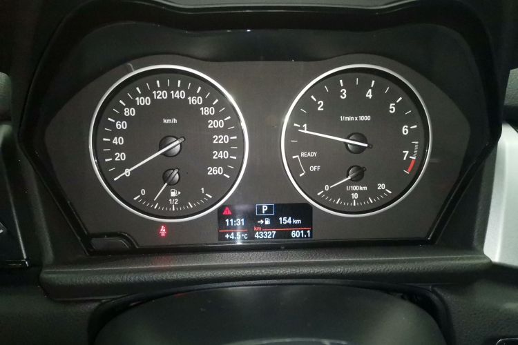 宝马2系旅行车 2016款 218i 领先型局部细节14