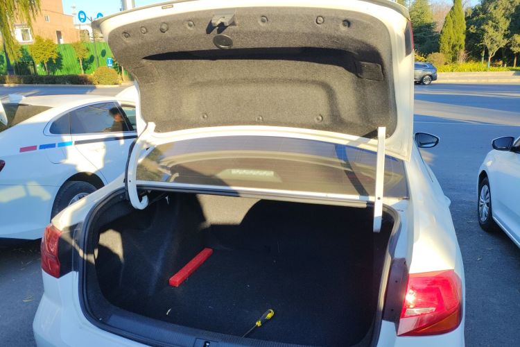 大众 2019款 改款 宝来·传奇 1.5L 手动时尚型 国VI机舱底盘23