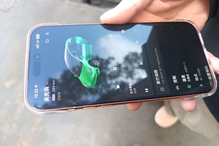 特斯拉 Model Y 2022款 后轮驱动版中控内饰11