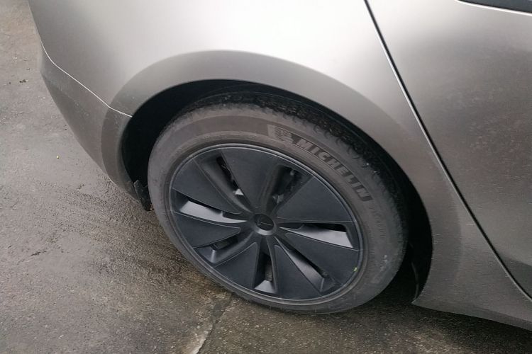 特斯拉 Model 3 2023款 后轮驱动版车身外观6008