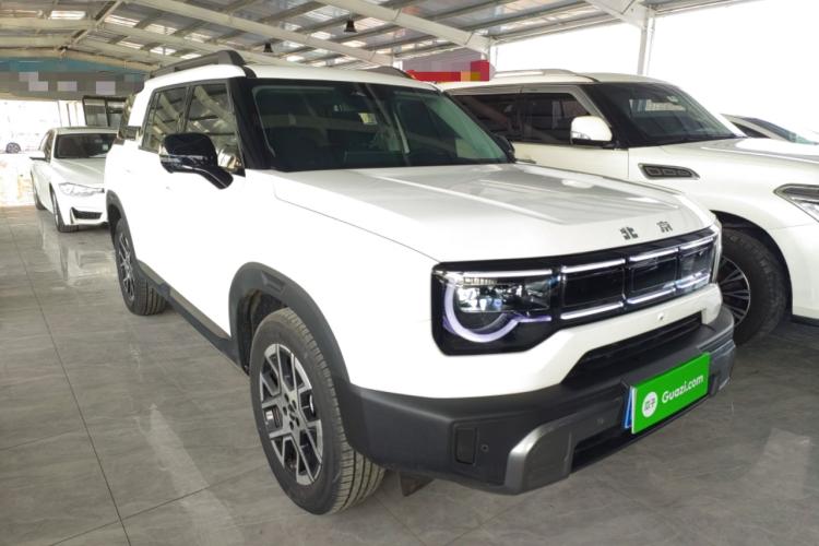 北京越野 北京BJ30 2026款 旅行家 1.5T DCT两驱进阶版车身外观3