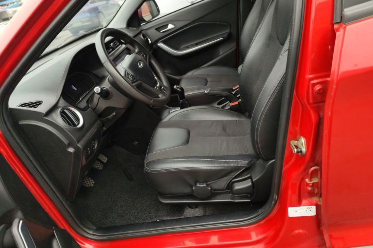 奇瑞 瑞虎3X 2018款 1.5L 手动精英版中控内饰19