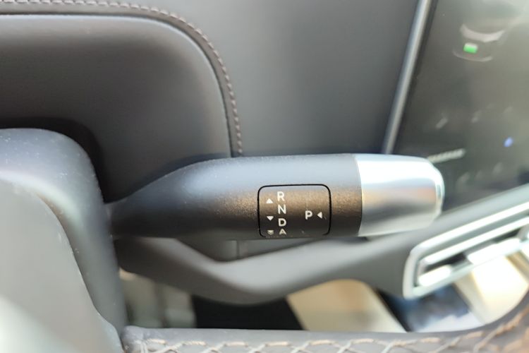 理想汽车 理想L9 2022款 Max中控内饰18