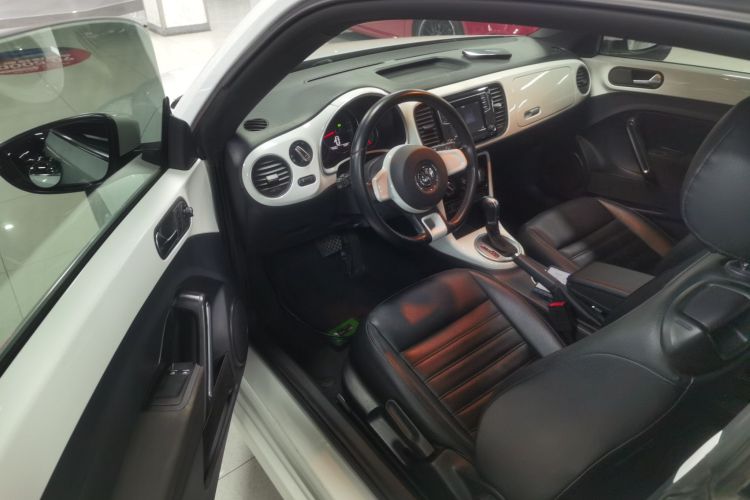 大众 甲壳虫 2017款 180TSI 宜乐版中控内饰7003