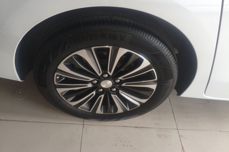 别克GL8 2021款 ES陆尊 653T 豪华型车身外观6008