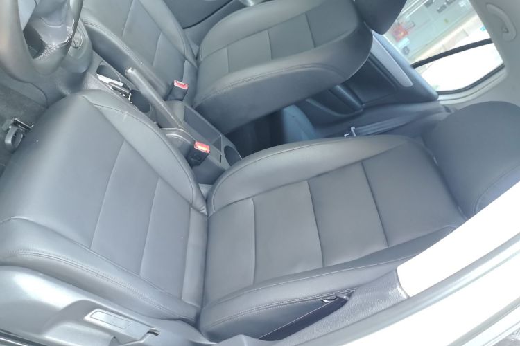 大众 高尔夫 2012款 1.6 自动时尚型局部细节19