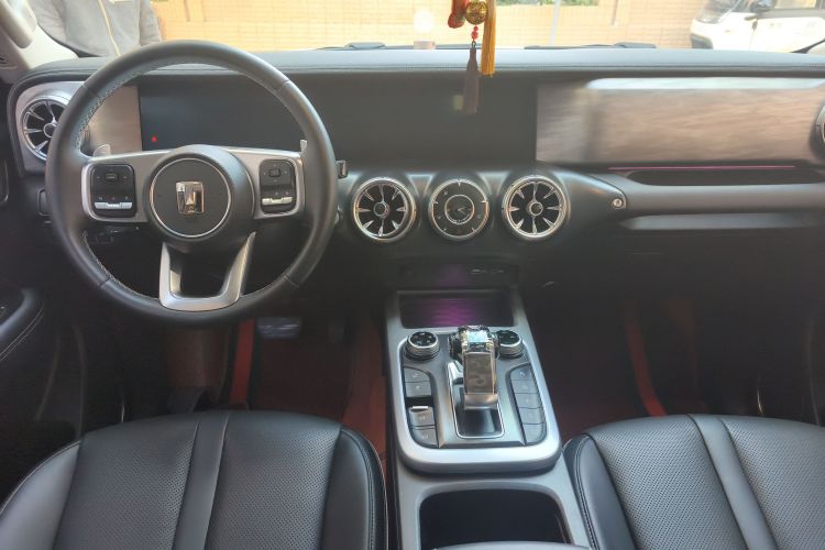 坦克300 2021款 越野版 2.0T 征服者中控内饰12