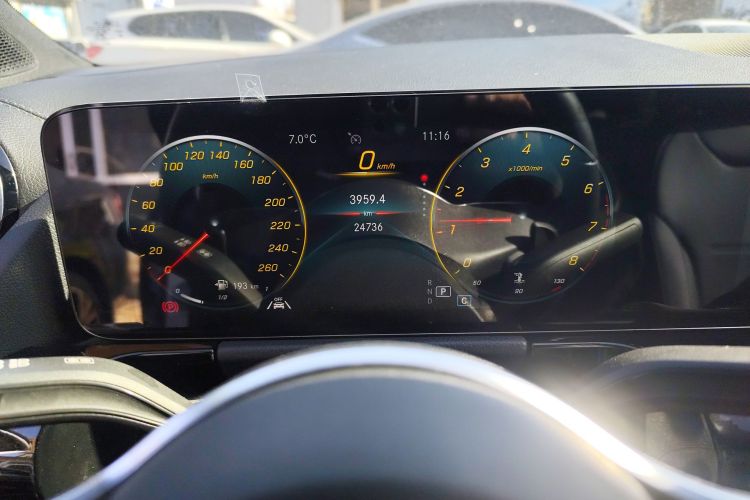 奔驰GLA 2022款 改款 GLA 200中控内饰14