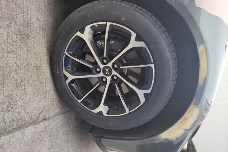 小鹏P7 2022款 586G车身外观10