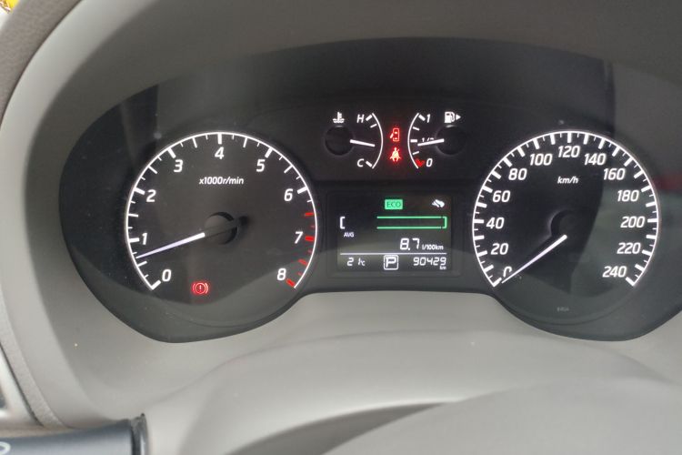 日产 轩逸 2014款 1.6XV CVT尊享版局部细节14