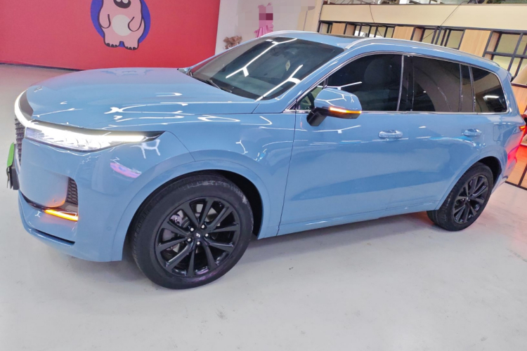 理想汽车 理想ONE 2021款 增程6座版车身外观4