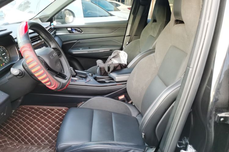 领克01 2021款 2.0TD 四驱暗夜版中控内饰19