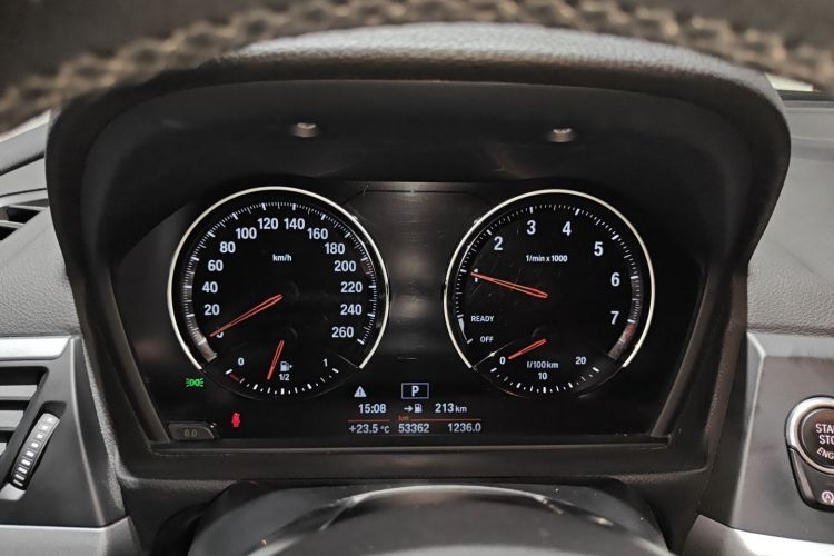 宝马1系 2018款 118i 时尚型中控内饰14