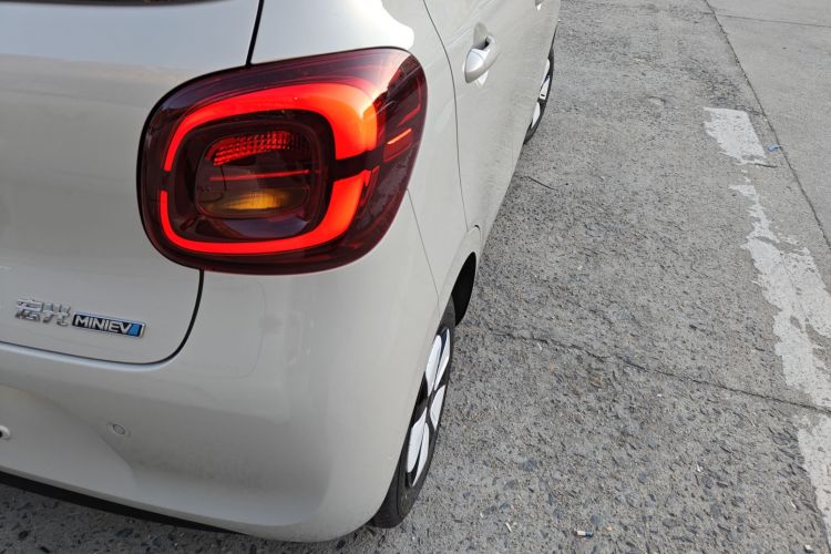 五菱汽车 宏光MINIEV 2025款 四门版 进阶款车身外观9