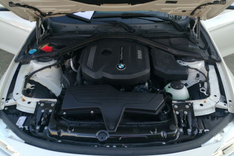 宝马3系 2017款 318Li 时尚型机舱底盘24