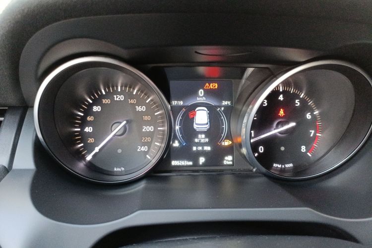 路虎 揽胜极光 2017款 2.0T 英伦锋尚版中控内饰14