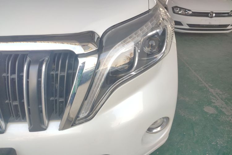 丰田 普拉多 2016款 2.7L 自动标准版局部细节36