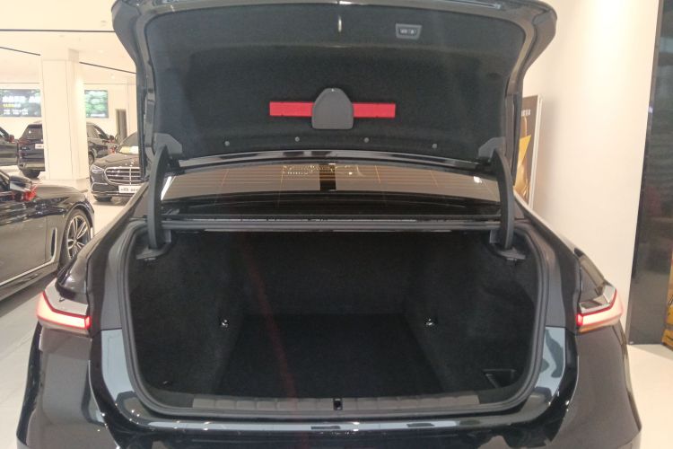 宝马7系 2023款 735Li M运动套装局部细节23