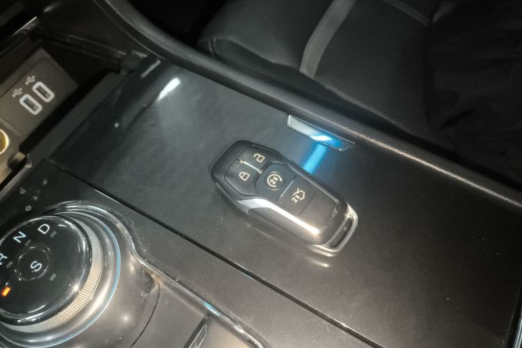 福特 金牛座 2017款 EcoBoost 245 豪华型中控内饰11