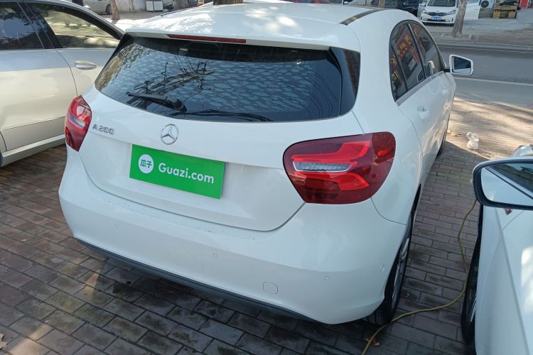 奔驰A级(进口) 2017款 改款 A 200 动感型车身外观7