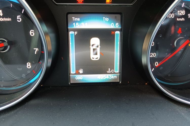 众泰T600 2016款 运动版 1.5T 手动豪华型中控内饰14