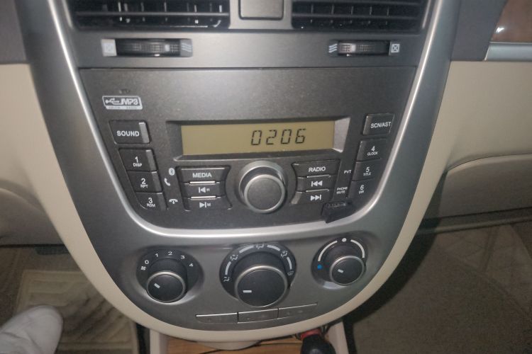 别克 凯越 2015款 1.5L 自动经典型局部细节16