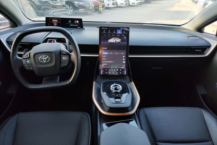 丰田bZ3 2023款 616km 长续航Premium中控内饰12