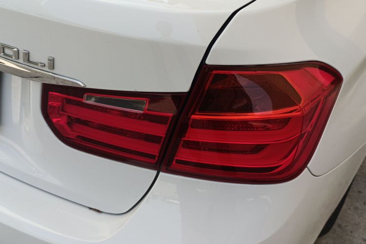 宝马3系 2014款 320Li 时尚型车身外观9