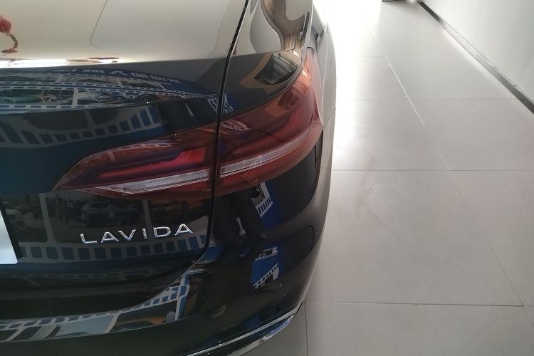 大众 朗逸 2024款 1.5L 自动星空五百万版车身外观9