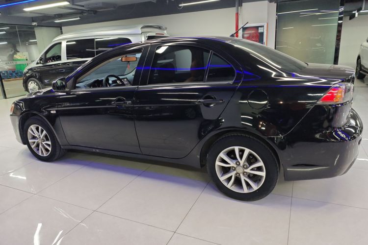 三菱 翼神 2013款 时尚版 1.8L CVT舒适型车身外观6003