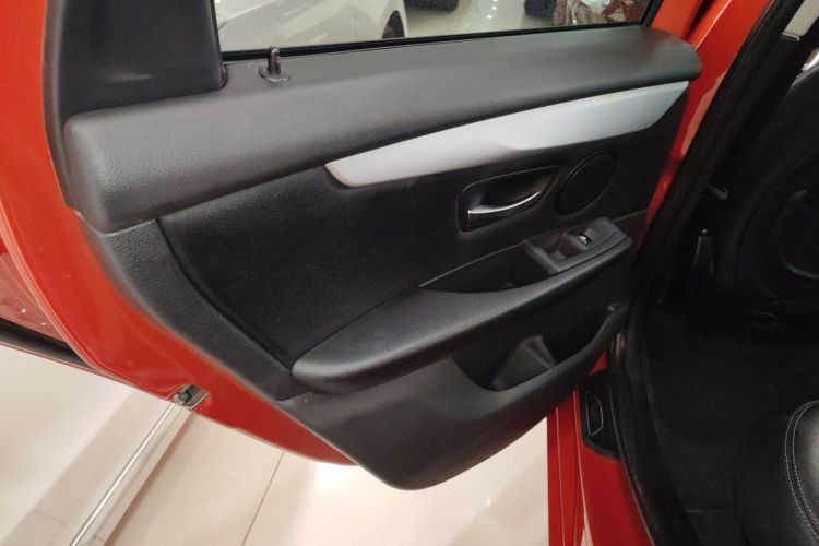 宝马2系旅行车 2016款 218i 时尚型中控内饰49