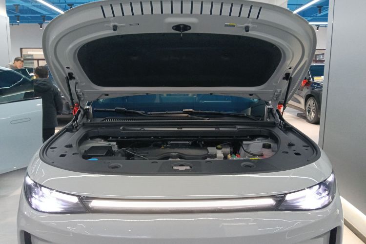 零跑汽车 零跑C10 2024款 210激光雷达版机舱底盘24