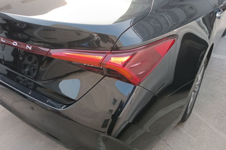 丰田 亚洲龙 2022款 2.0L 豪华版车身外观9